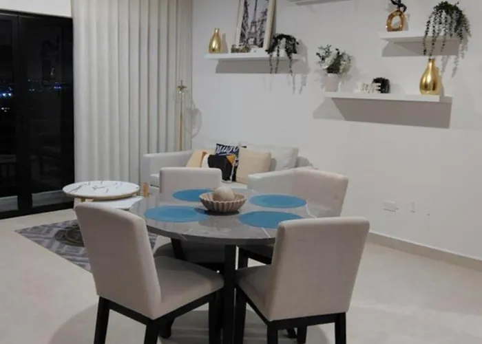 Apartment Luxury Accommodation, Including A Tour To The Famous Arch